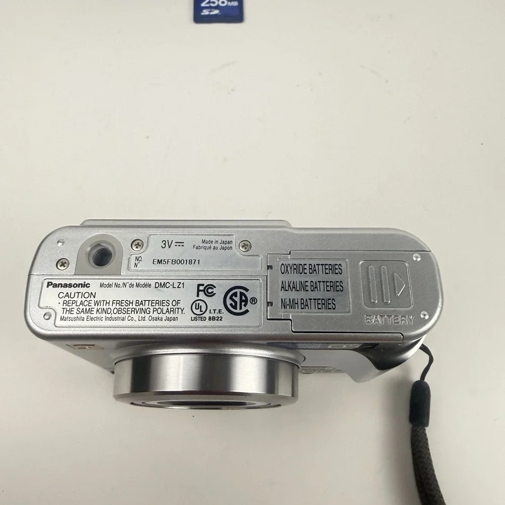 Panasonic Lumix DMC-LZ1 Silver 4.0MP Digital Camera Case SD Card Tested Working